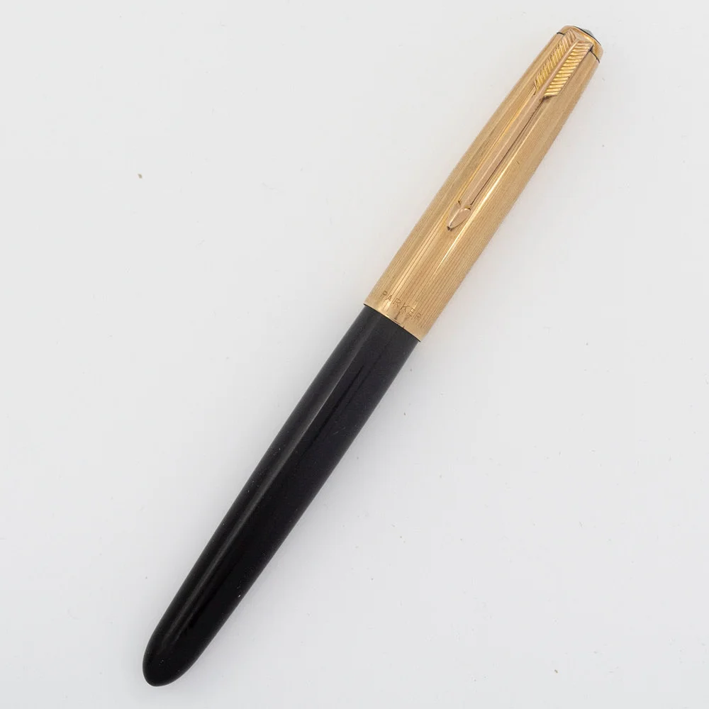 FÜLLFEDERHALTER PARKER 51, DOUBLEKAPPE, 14 KARAT GOLDFEDER, MADE IN ENGLAND, 1940-1960ER JAHRE. — Pens — Kunst- und Auktionshaus Kleinhenz