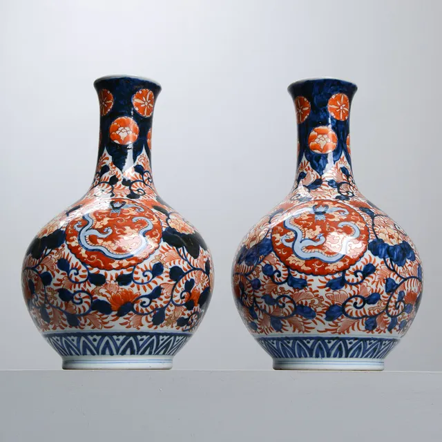 VASER, 2 st, Imari, troligtvis Japan 18/1900-tal.