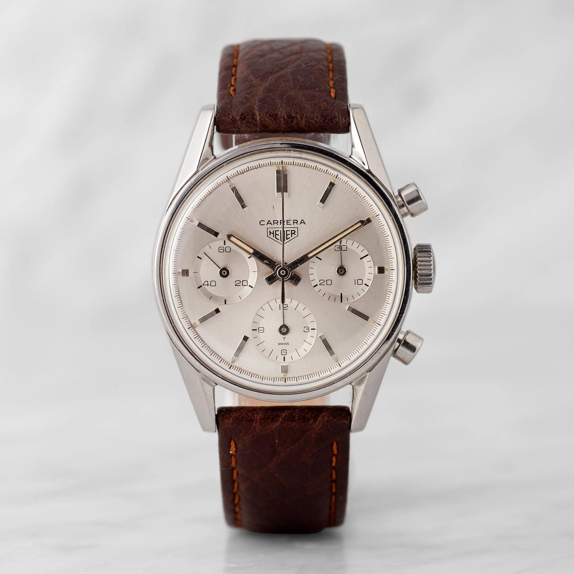 HEUER, Carrera (T SWISS), "First Execution", kronograf, armbandsur, 36 mm, — Bukowskis