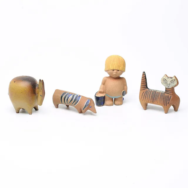 LISA LARSON. 4 st, figuriner, bland annat katt, hund, Gustavsberg.