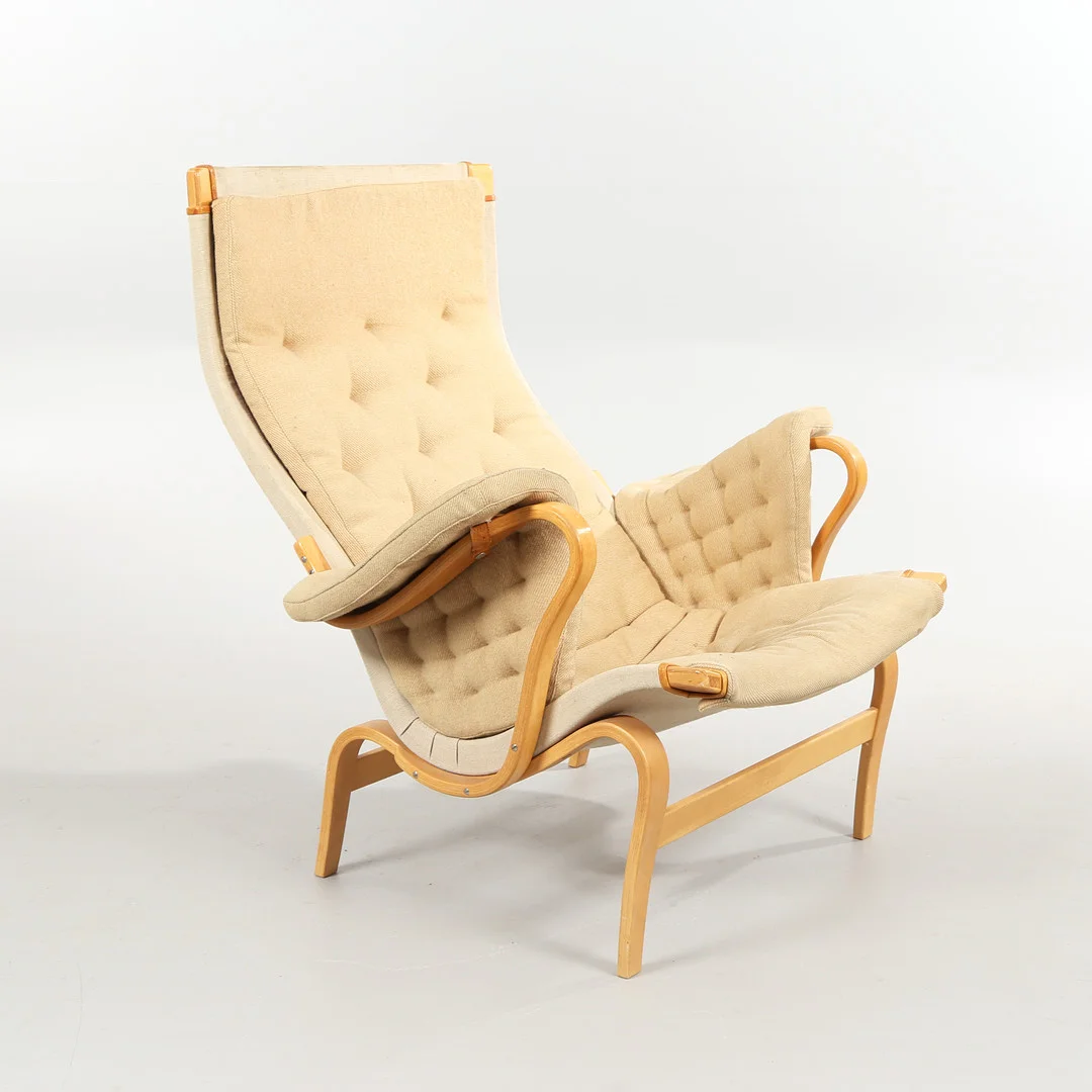 BRUNO MATHSSON (1907-1988). Dux. "Pernilla" lænestol. — Armchairs & Chairs — Bidstrup Auktioner