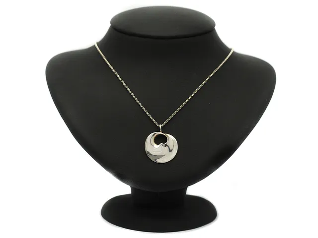 GEORG JENSEN, hänge/kedja, sterlingsilver, hjärta, signerad Torun Bülow, längd 45 cm, vikt 6,8 g, originaletui.