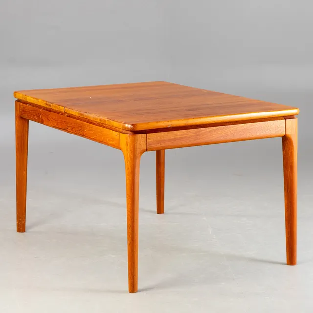 NIELS BACH. Glostrup. Teak Esstisch, ausziehbar. Dänemark, 1970er Jahre.