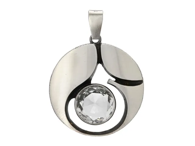 KARL LAINE, hänge, sterlingsilver, bergkristall, bredd 34 mm, vikt 11,3 g.