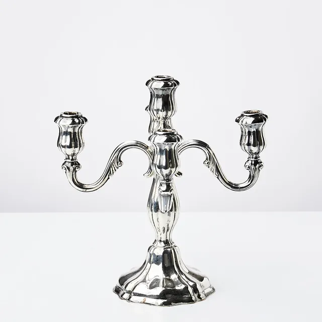 KANDELABER, silver, rokokostil, Tyskland, 1900-talets mitt, för 5 ljus, bottenplatta i nysilver.