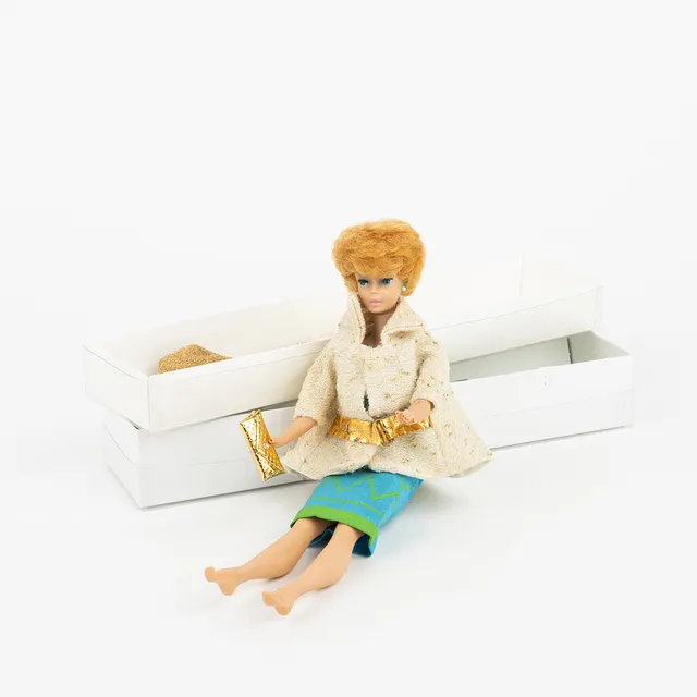 MATTEL INC, "Barbie", bubble cut, med kläder, 1960-tal.