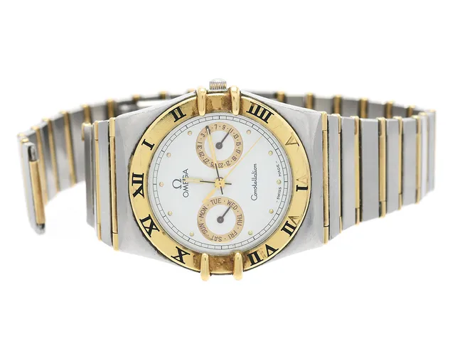 OMEGA, Constellation, s.k. "Uggla", Cal 1444, Serie nr. 50393503, Ref nr. DB 396.1069, Boett nr. 396.1069, herrur, 32,5 mm, stål/guld, quartz, safirglas, dag, datum, skadad urtavla, integrerad originallänk (helstav, skadad), viklås, Ref nr. 1448/431 1392/012, ca 1987.