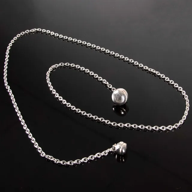 THERESIA HVORSLEV. "Silverknappen", nysilver.