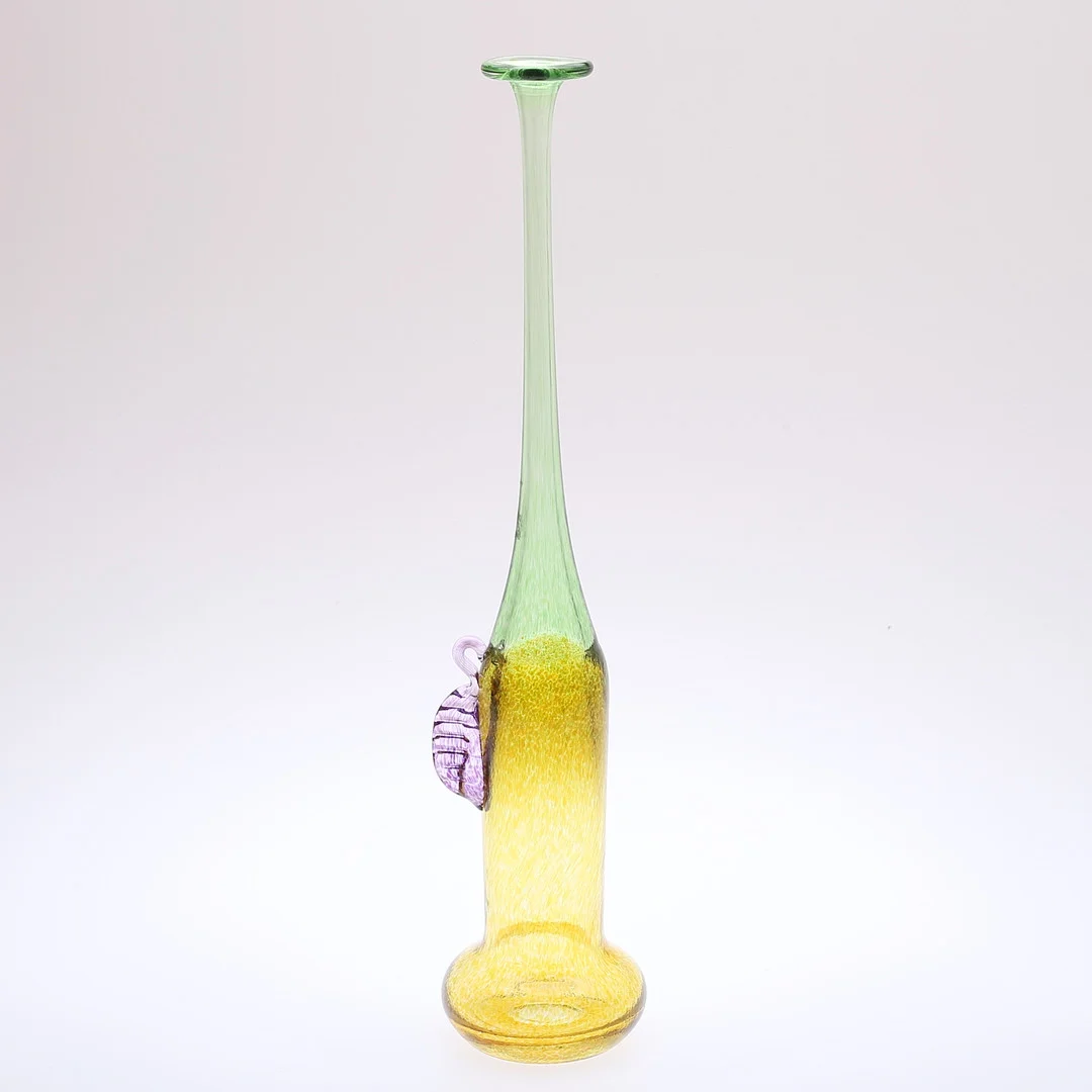 BERTIL VALLIEN. Vas, "Windpipe", Kosta Boda, signerad. — Art glass — Växjö Auktionskammare