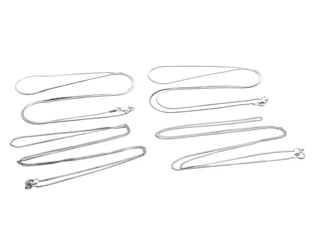 4 HALSKEDJOR, sterlingsilver, 2 ormlänk 50 cm, 2 pansarlänk 60 cm, vikt 13,9 g.