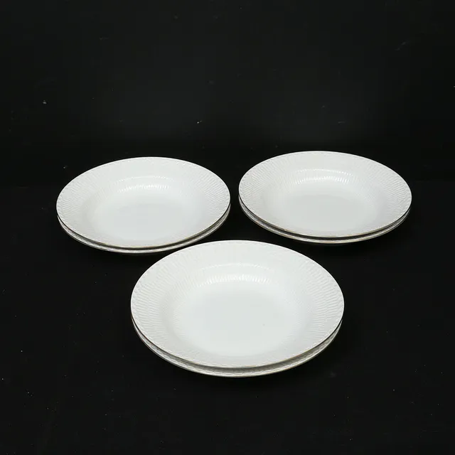 ROYAL COPENHAGEN, Mattallrikar, 6 st, "White Fluted Half Lace".