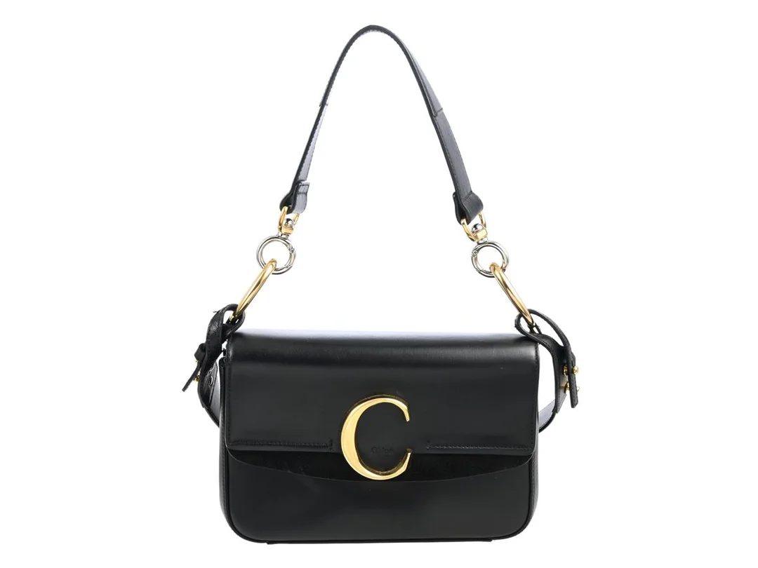 VÄSKA, CHLOÈ, svart läder, guldfärgade beslag, 23,5x14x6 cm, cert, dustbag. — Accessoarer/Väskor — Kaplans