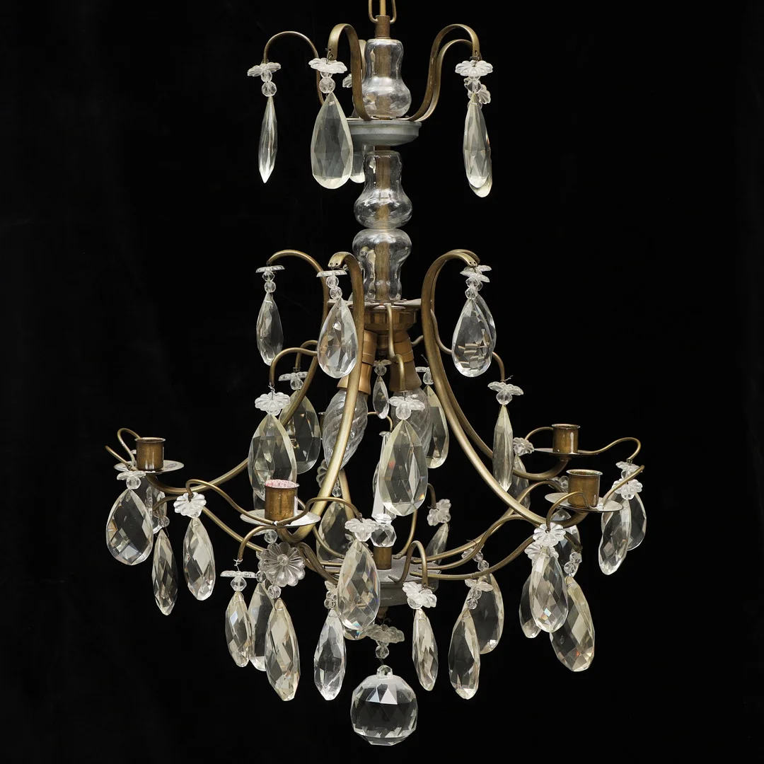 KRISTALLKRONA, metall och prismor, 1900-tal. — Ceiling lights — Ekenbergs Auktioner