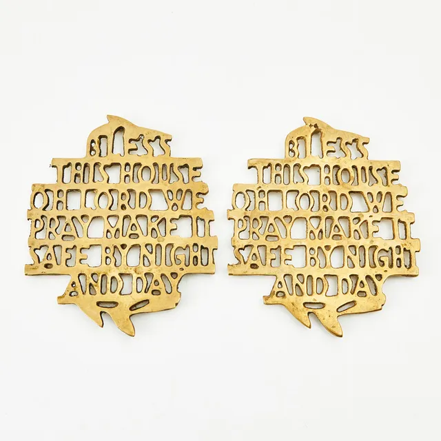 ESTRID ERICSON. underlägg, 2 st, mässing, "Bless this house", Firma Svenskt Tenn.