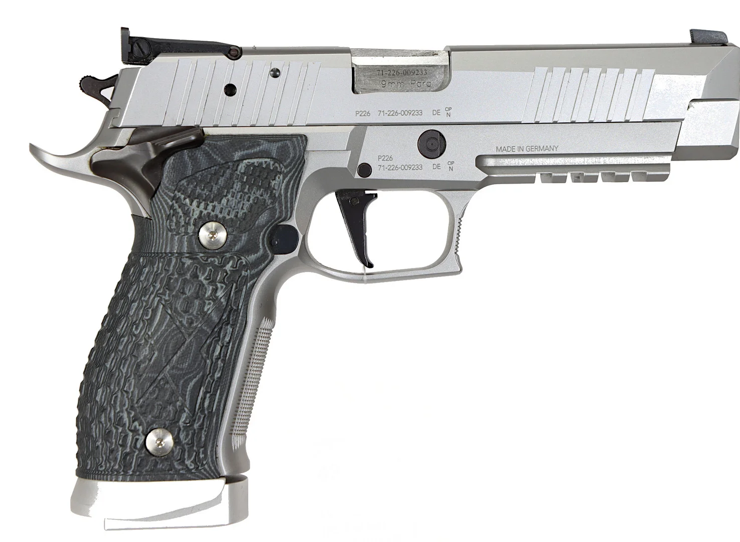 PISTOL, fabrikat Sig-Sauer, modell X-Line X-Five Supermatch, kaliber 9x19, tillv.nr 71-226-009233, se-nr SE3195120. — Pistols — Walter Borg