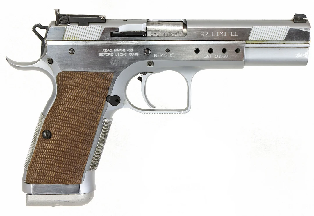 PISTOL, fabrikat Tanfoglio, modell Limited, kaliber .45ACP, tillv.nr N04705. — Pistols — Walter Borg