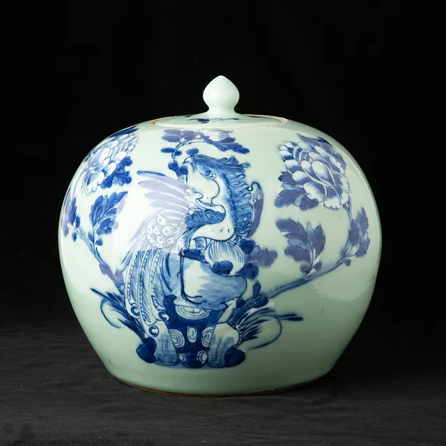 BOJAN MED LOCK. Porslin, Kina, 1800-tal.