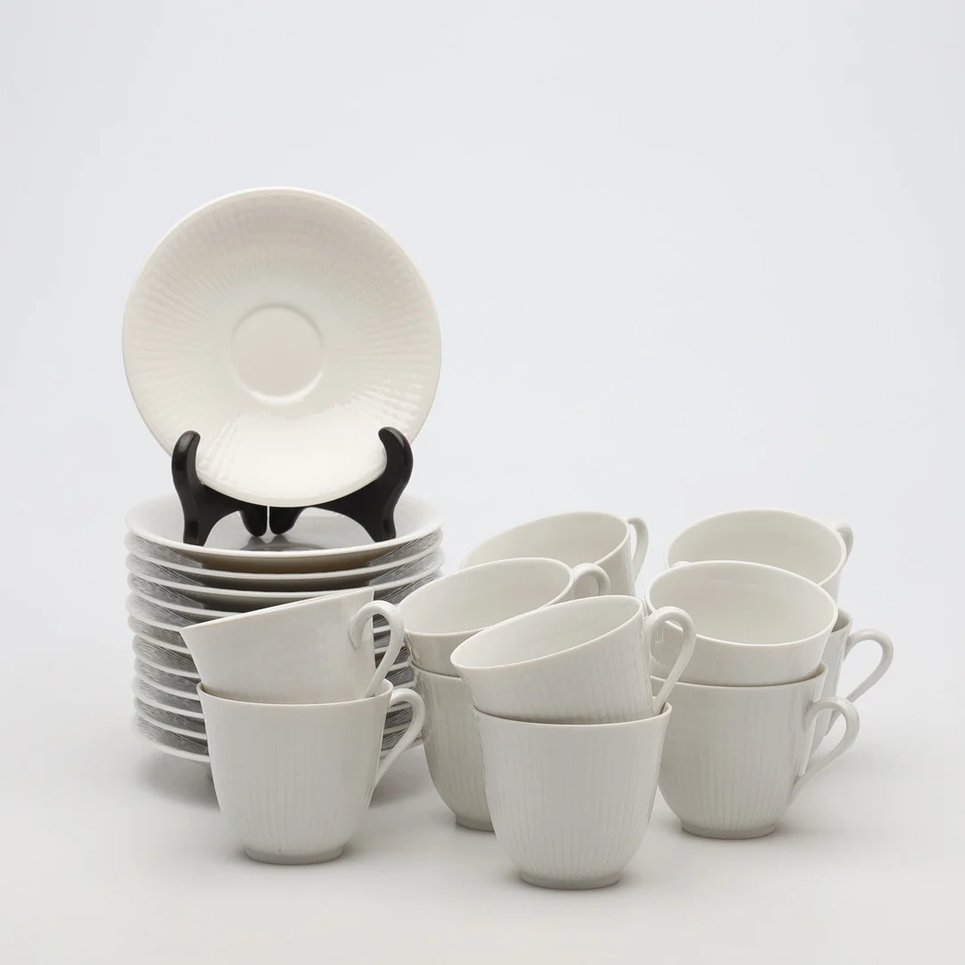 LOUISE ADELBORG. KAFFEKOPPAR med FAT, 24 delar, "Swedish Grace", porslin, Rörstrand. — European — Borås Auktionshall