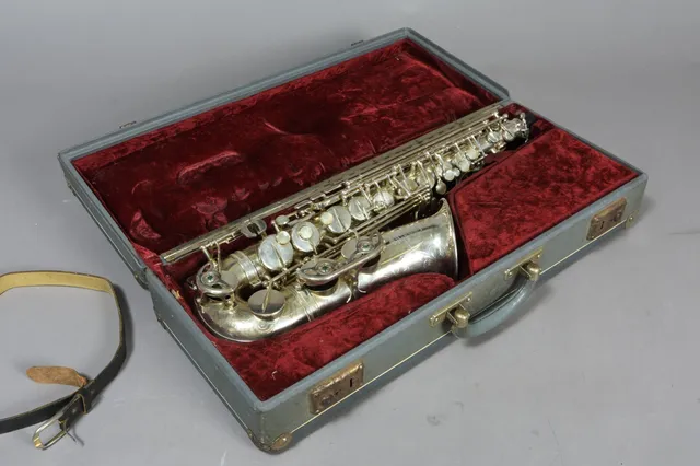 Henri Selmer, Paris. Saxofon i kuffert
