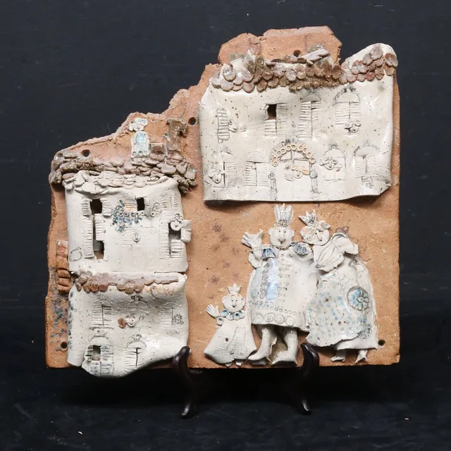 AMIE STÅLKRANTZ. Relief, keramik, osigerad.