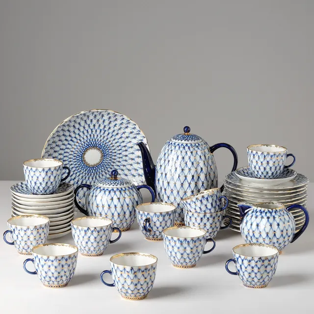LOMONOSOV. Kaffeservis, 39 delar, "Cobalt Net", porslin, Sovjetunionen, 1900-talets andra hälft.