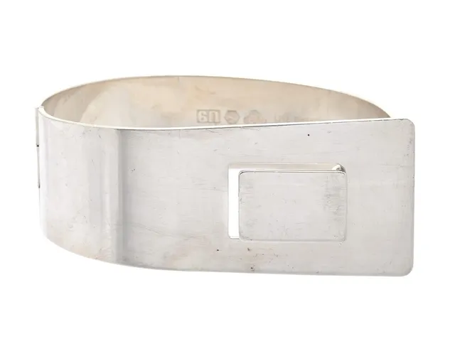ARMBAND, silver, stel, öppningsbar, G. Dahlgren & Co, 1970, ca 68×51 mm, vikt 58,0 g.