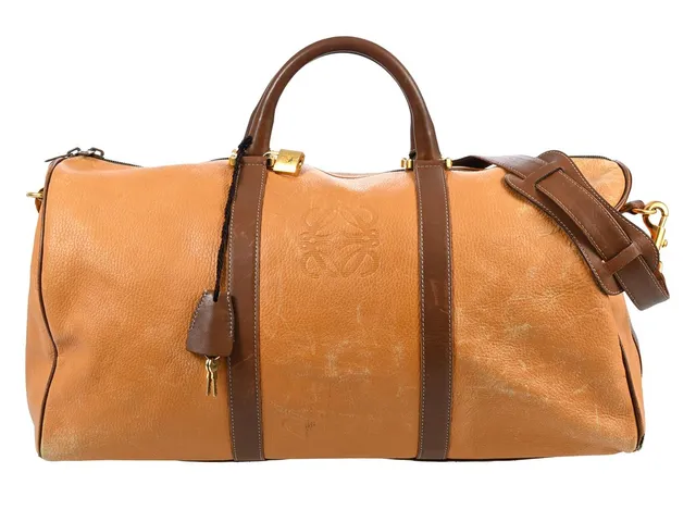 VÄSKA, LOEWE, Weekend bag, brunt läder, guldfärgade beslag, 50x26x23 cm, avtagbar axelrem, hänglås, nycklar, dustbag, slitage på hörn, bruksslitage.