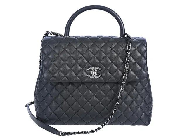 CHANEL, VÄSKA, Maxi Flap Top Handle Bag, svart quiltat kaviarläder, metallfärgade beslag, 34x26x11 cm, hologrammärkt 23262287, år 2016-2017, dustbag. Very Good Condition.