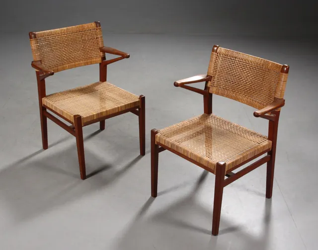 Erik Wørts. A pair of oak and wicker lounge chairs (2)