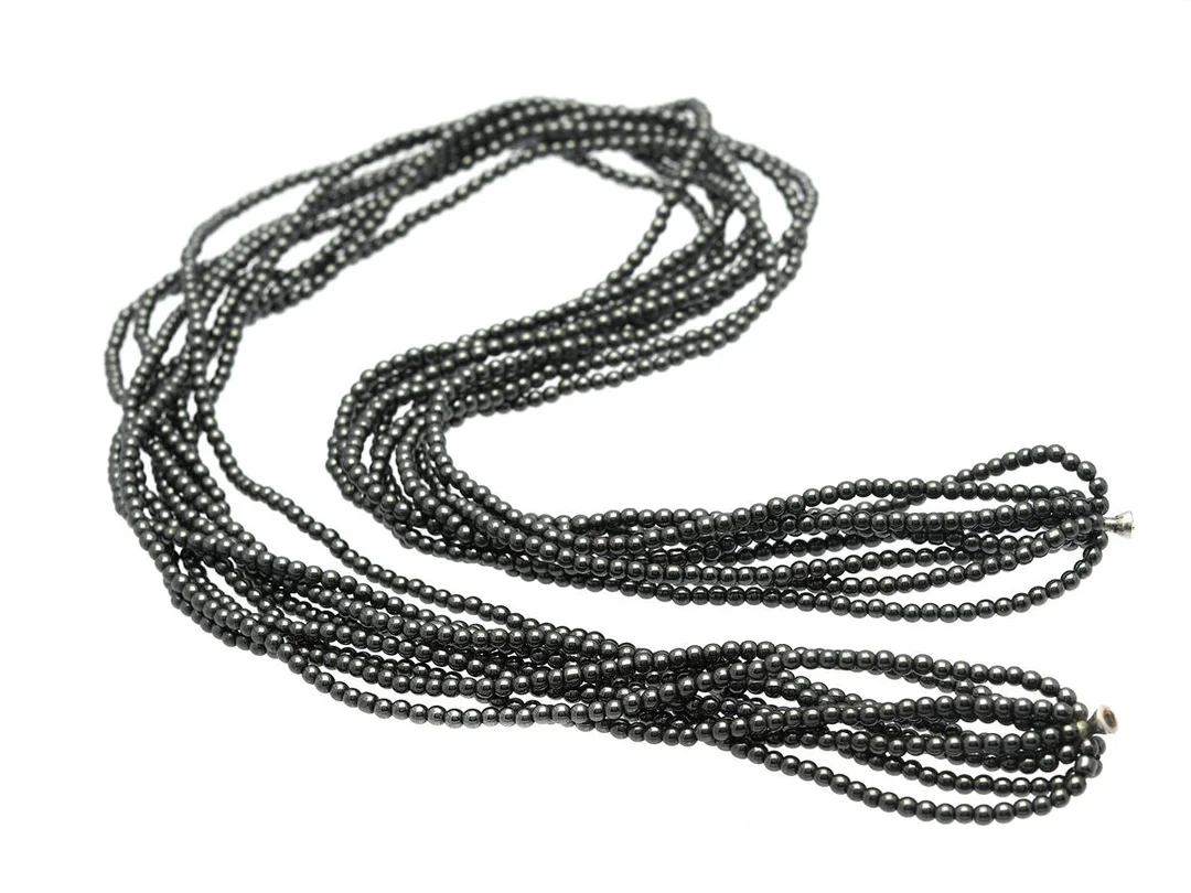 COLLIER, 9 -radigt, hematit, dobbar, ej lås, passar Ole Lynggaard, längd 44 cm. — Smycken/Collier — Kaplans