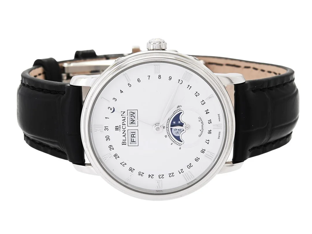 BLANCPAIN, Villeret, Cal 6763, Ref nr. 6263-1127-55B, Boett nr. 2923, herrur, 37,5 mm, stål, automatisk (rotor i 18K vitguld), safirglas, dag, datum, månad, månfas, liten sekundvisare, glasbaksida, läderband, viklås, ca 2015, träbox (skadad), ytterkartong (skadad). — Klockor/Blancpain — Kaplans