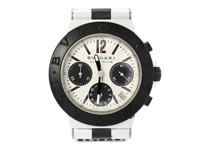 BVLGARI, Aluminium, Cal 080 TEEE, Verk nr. 100766, Serie nr. L 12264, Ref nr. AC 38 TA, kronograf, herrur, 38 mm, aluminium, automatisk, safirglas, datum, integrerat gummiband (se fördjupad info), originalspänne i aluminium, ca 2005.