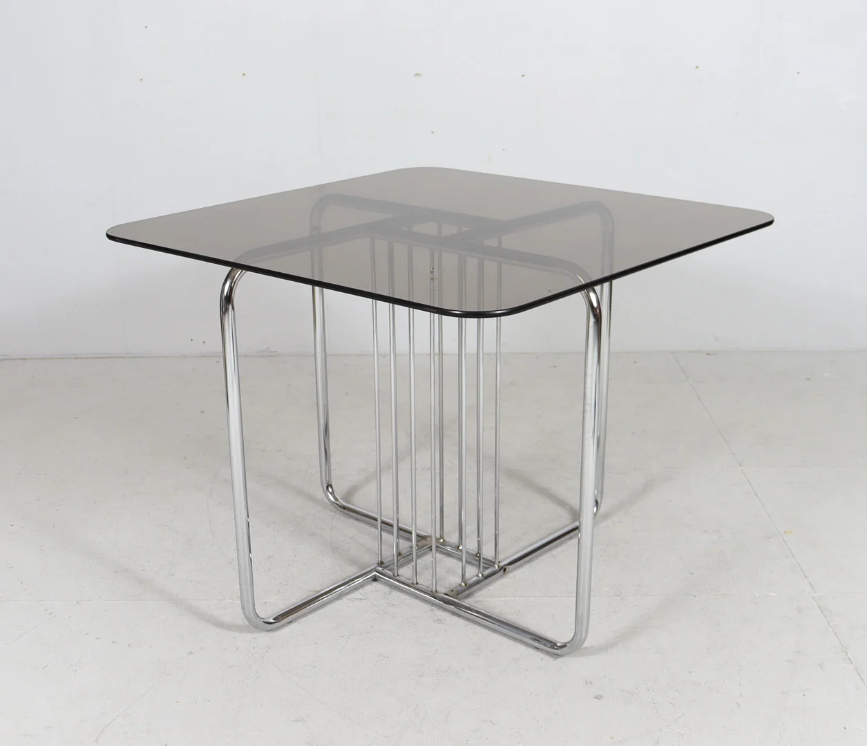 GASTONE RINALDI. IM STIL VON. Mid Century Tisch/Esstisch, Italien, 1970er Jahre. — Tables — Stockholms Auktionsverk Düsseldorf/Neuss
