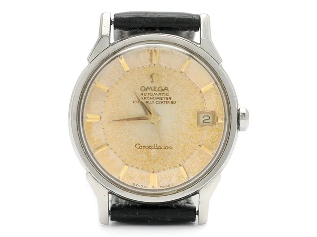OMEGA, Constellation, Chronometer, s.k. "Pie-pan", Cal 561, Serie nr. 23051855, Ref nr. ST 168.005, Boett nr. 168.005, herrur, 34 mm, stål, automatisk, plexiglas, datum, skadad urtavla, läderband, ca 1966.