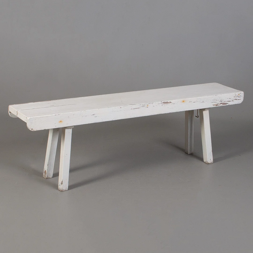 BÄNK. — Armchairs & Chairs — Laholms Auktionskammare