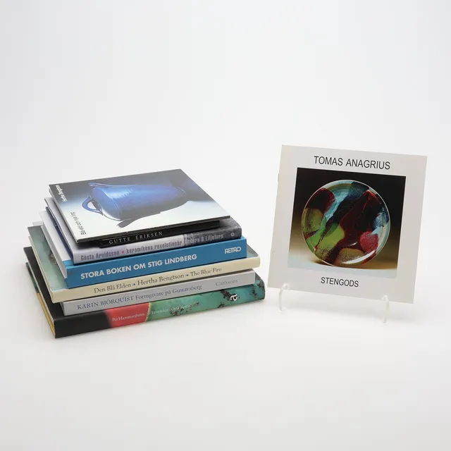 LITTERATUR OM KERAMIK, 8 DELAR, SÄRSKILDA FORMGIVARE.