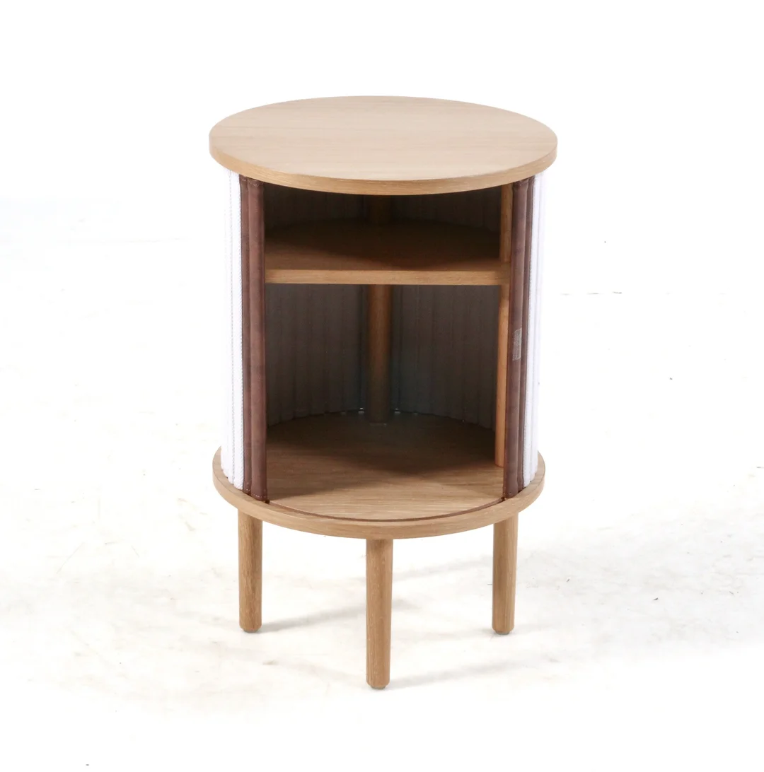 Jonas Søndergaard for Umage. Side table model Audacious, oak — Furniture/Cabinets, chests of drawers — Lauritz