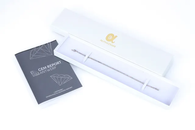 A diamond bracelet of 18k white gold, totalling app. 2.39 ct. Length 21 cm.