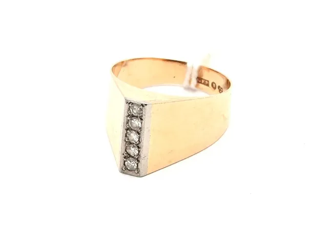 Ring 18K 4,6g Ø17½ med diamanter 5xca0,03ct, äldre slipning