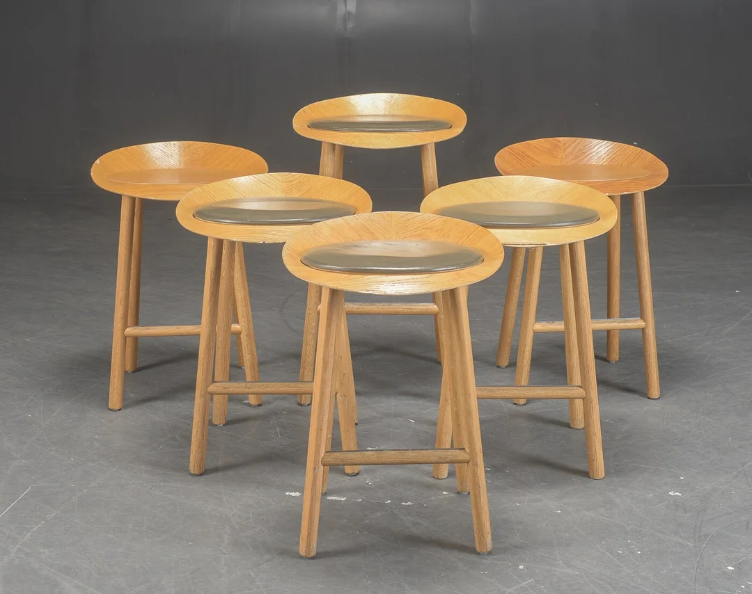 Stefan Diez for E15. Seks barstole af eg (6) — Furniture/Chairs — Lauritz