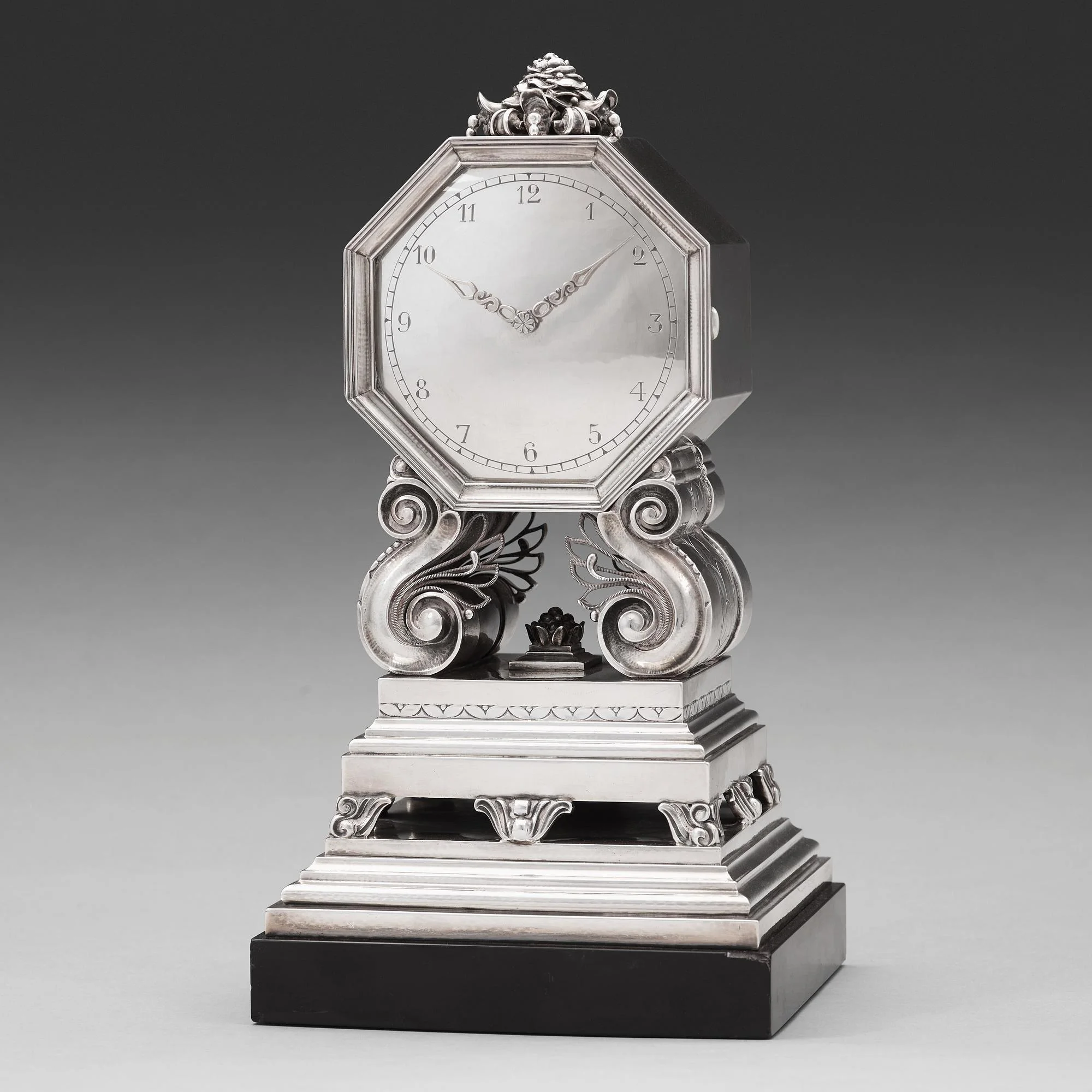 Johan Rohde, bordsur för Firma Georg Jensen, Köpenhamn 1925-32, modell 333. — Bukowskis