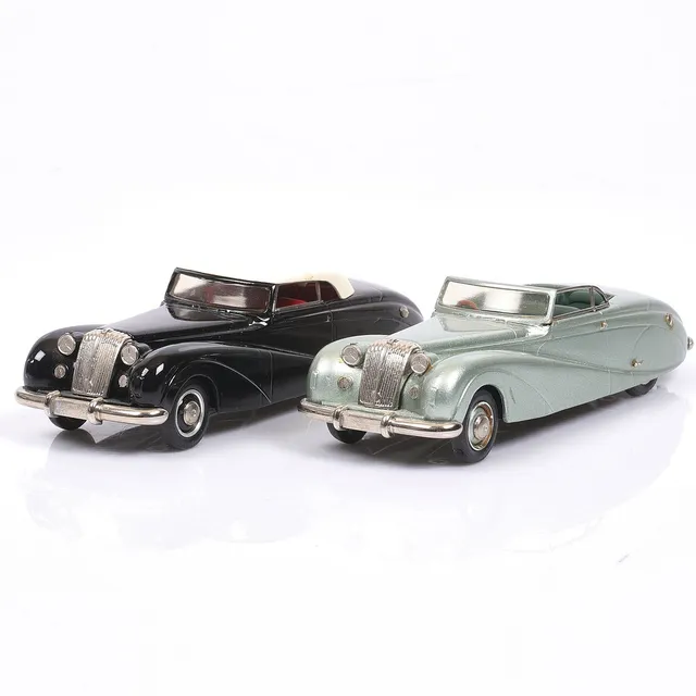 MODELLBILAR, 2 st, metall/resin, Daimler Straight 8 Roadster, 1948, Western Models, skala 1:43.