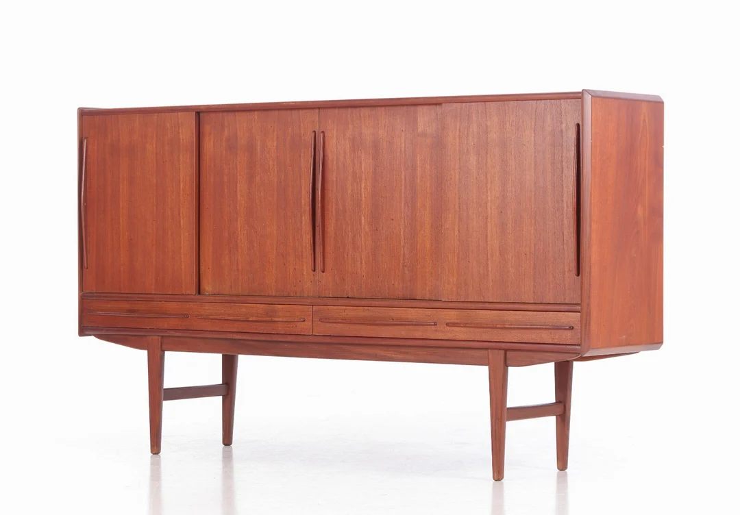 Teak sideboard, 1960s — Furniture/Cabinets, chests of drawers — Lauritz