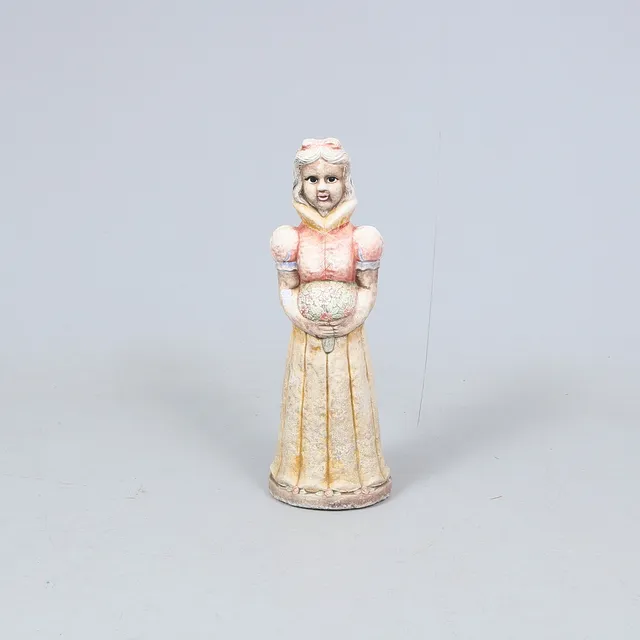 "Snövit", bemålad betong, troligen Gino Manca.
