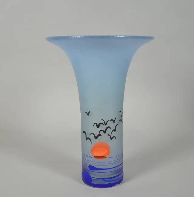 FINN LYNGGAARD. VASE.