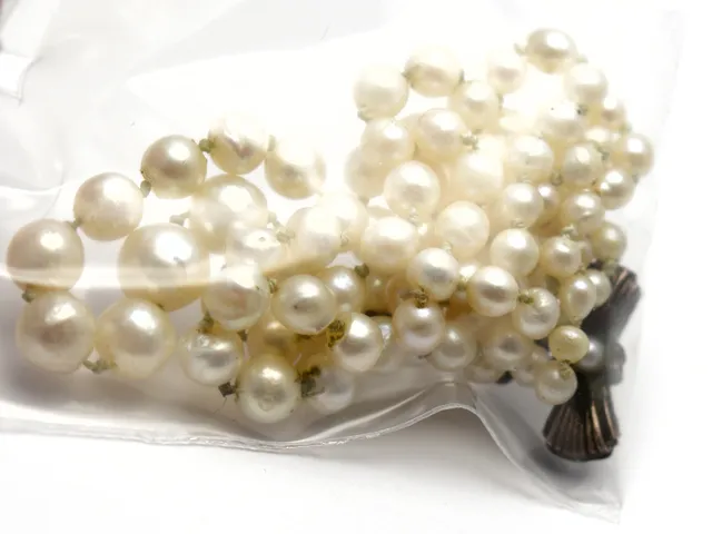 Pärlcollier 57,5cm med skadat lås S835