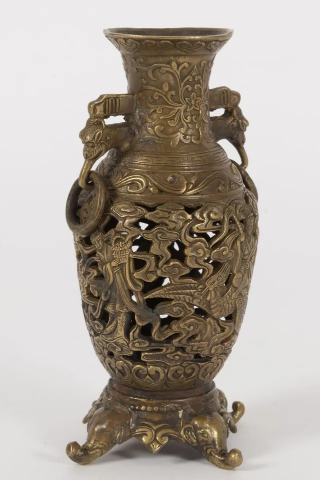 Chinese pierced bronze 'vase'