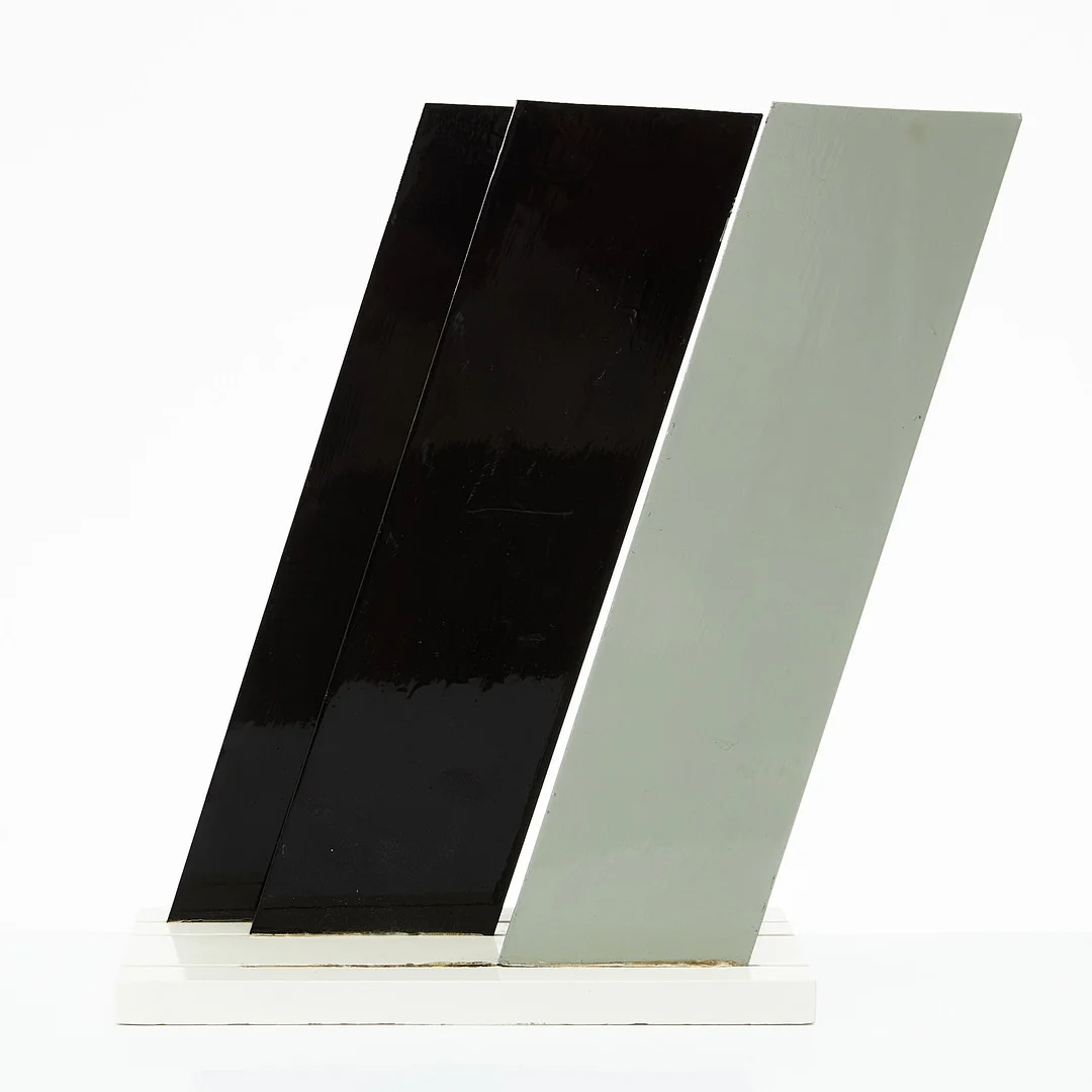 LARS ERIK FALK (1922-2018). ''Modul skulptur i färg 33'', signerad och daterad Falk, 1986. — Sculptures & Bronzes — Stockholms Auktionsverk Magasin 5