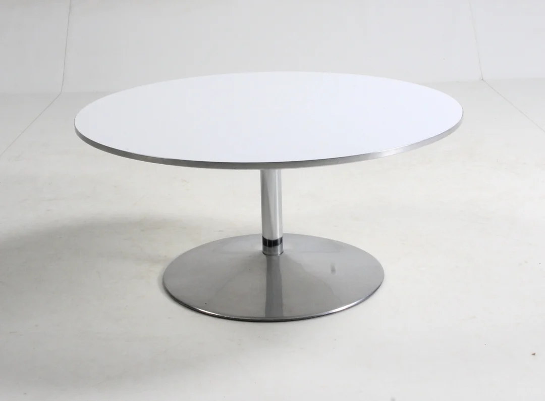 Verner Panton for Fritz Hansen. Coffee table. — Furniture/Coffee tables, occasional tables — Lauritz