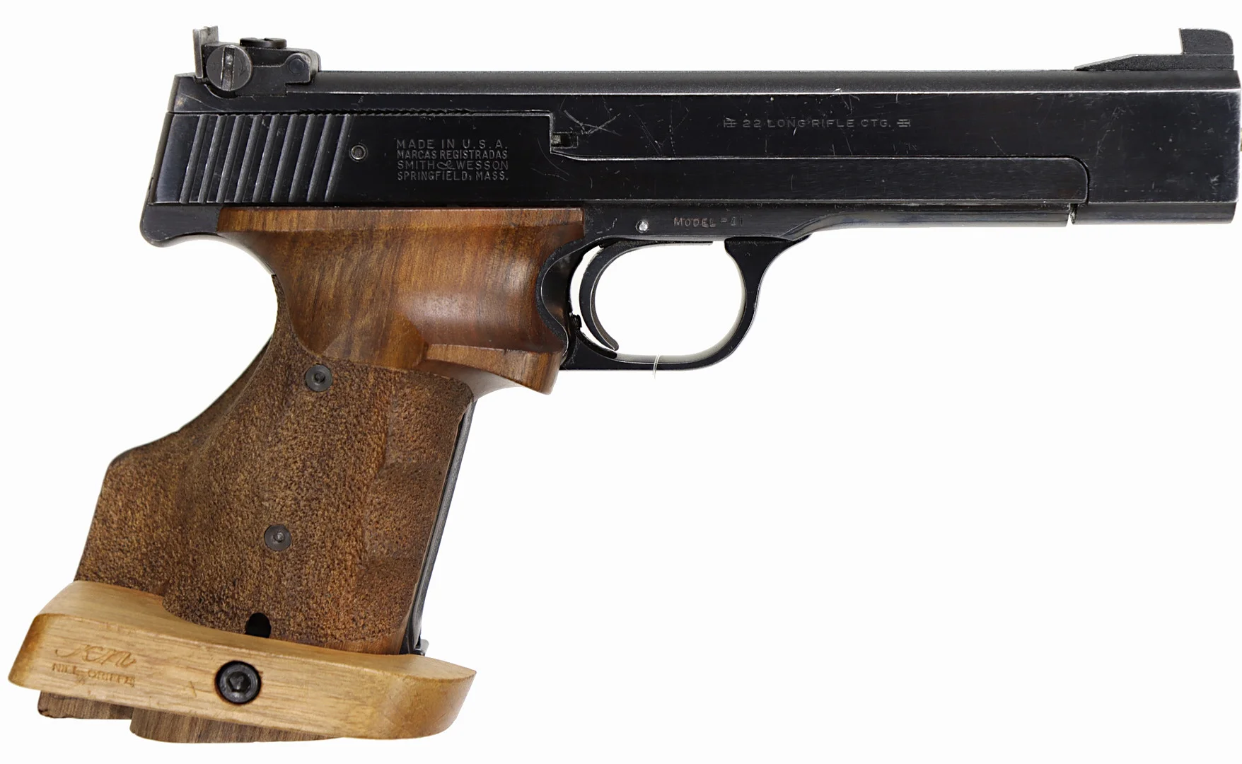6. PISTOL, Halvautomatisk, fabrikat Smith & Wesson, modell 41, kaliber .22LR, tillv.nr 110040, se-nr SE0121991. — Pistols — Walter Borg